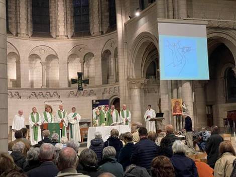 Peut être une image de la Basilique du sanctuaire national de l’Immaculée Conception et texte